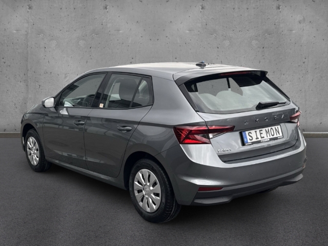 Fahrzeugabbildung SKODA Fabia 1.0 MPI Essence PDC LED Klima