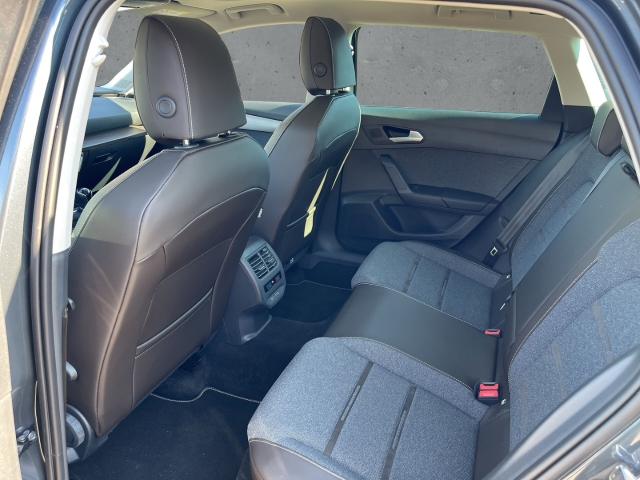 Fahrzeugabbildung SEAT Leon ST 1.5 TSI Xcellence NAVI PANODACH LED