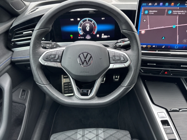 Fahrzeugabbildung Volkswagen Passat 2.0 110 kW R-line TDI DSG SHZ AHK Alu LED