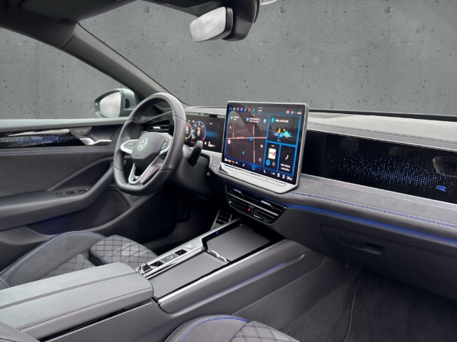 Fahrzeugabbildung Volkswagen Passat 2.0 110 kW R-line TDI DSG SHZ AHK Alu LED