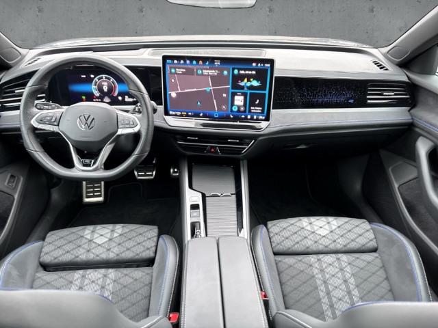 Fahrzeugabbildung Volkswagen Passat 2.0 110 kW R-line TDI DSG SHZ AHK Alu LED