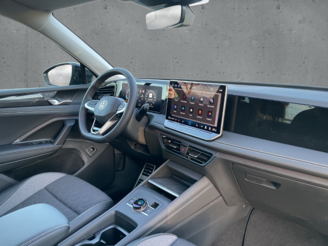 Fahrzeugabbildung Volkswagen Tiguan 1,5l eTSI Energy Life ACC AHK LED 360 Kam