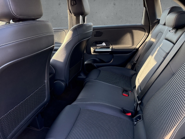 Fahrzeugabbildung Mercedes-Benz B 200 DCT Edition19 LED Navi MBUX SHZ PDC Kamera