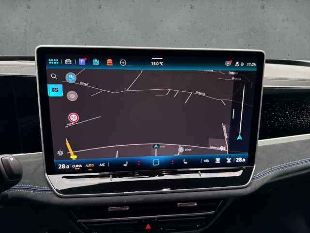 Fahrzeugabbildung Volkswagen Passat Variant 2.0 TDI R-Line HuD BlackStyle AHK