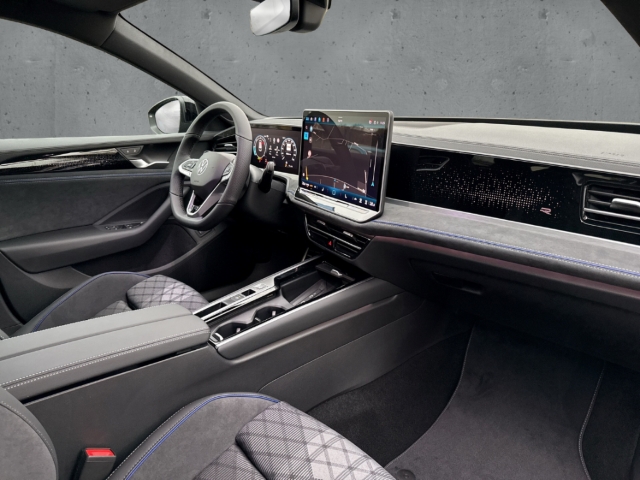 Fahrzeugabbildung Volkswagen Passat Variant 2.0 TDI R-Line HuD BlackStyle AHK