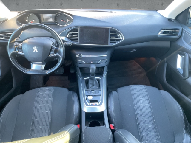Fahrzeugabbildung Peugeot 308 1,2 PureTech 130 Allure Auto. SHZ GRA Klima