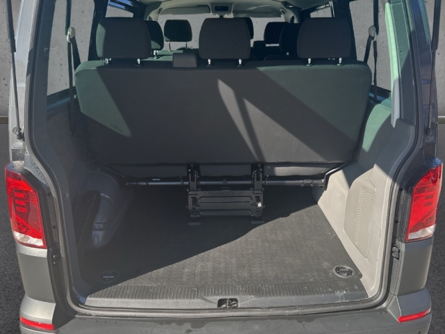 Fahrzeugabbildung Volkswagen Transporter Kombi FWD EU6d 2.0 TDI 9-Sitzer Klima Navi Rückfahrk