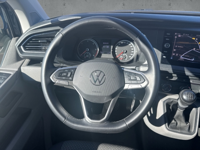 Fahrzeugabbildung Volkswagen Transporter Kombi FWD EU6d 2.0 TDI 9-Sitzer Klima Navi Rückfahrk