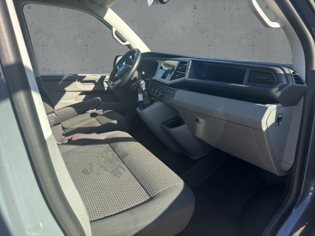 Fahrzeugabbildung Volkswagen Transporter Kombi FWD EU6d 2.0 TDI 9-Sitzer Klima Navi Rückfahrk