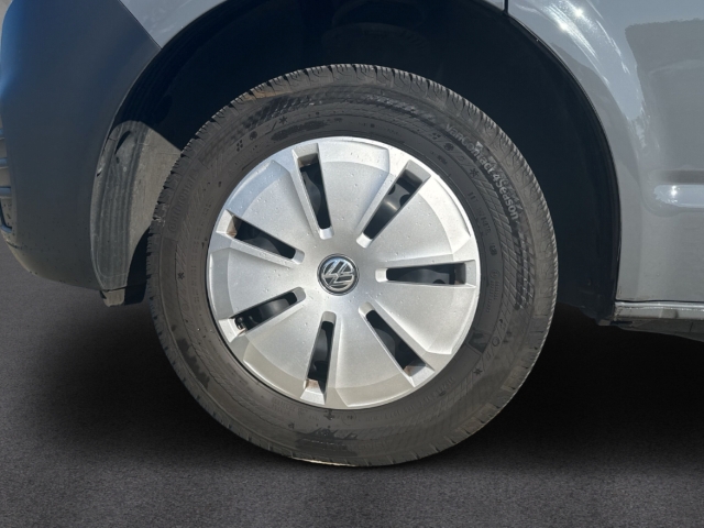 Fahrzeugabbildung Volkswagen Transporter Kombi FWD EU6d 2.0 TDI 9-Sitzer Klima Navi Rückfahrk