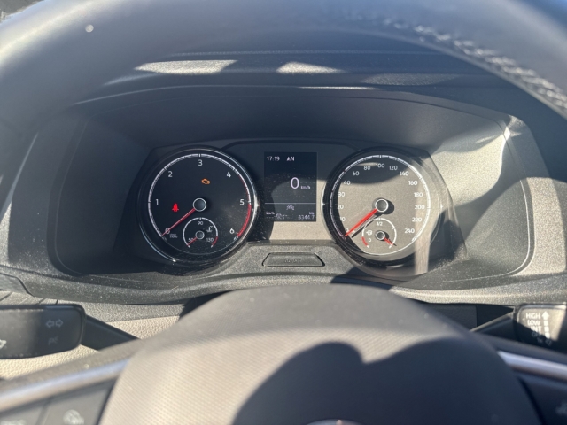 Fahrzeugabbildung Volkswagen Transporter Kombi FWD EU6d 2.0 TDI 9-Sitzer Klima Navi Rückfahrk