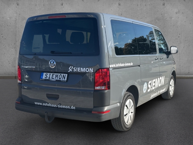 Fahrzeugabbildung Volkswagen Transporter Kombi FWD EU6d 2.0 TDI 9-Sitzer Klima Navi Rückfahrk