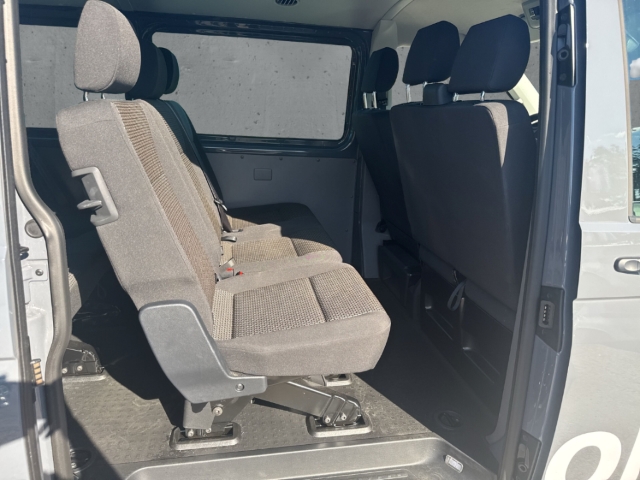 Fahrzeugabbildung Volkswagen Transporter Kombi FWD EU6d 2.0 TDI 9-Sitzer Klima Navi Rückfahrk