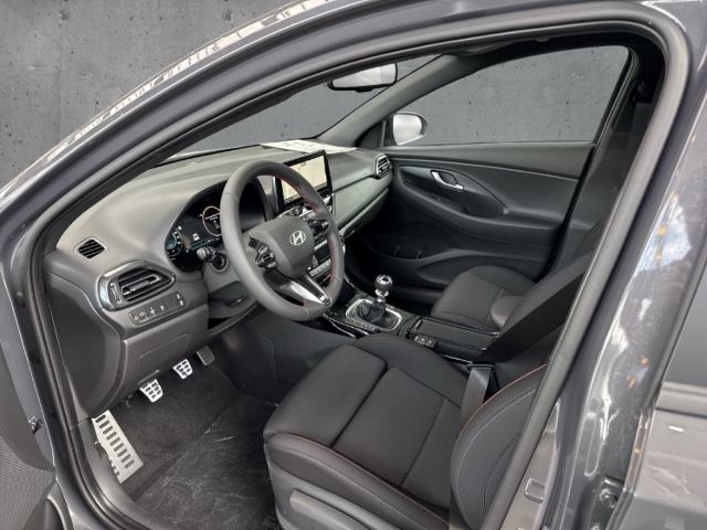Fahrzeugabbildung Hyundai i30 FL 5-Türer MY25 1.5 MT N-Line Navi Digitales Cockpit LED Apple CarPlay