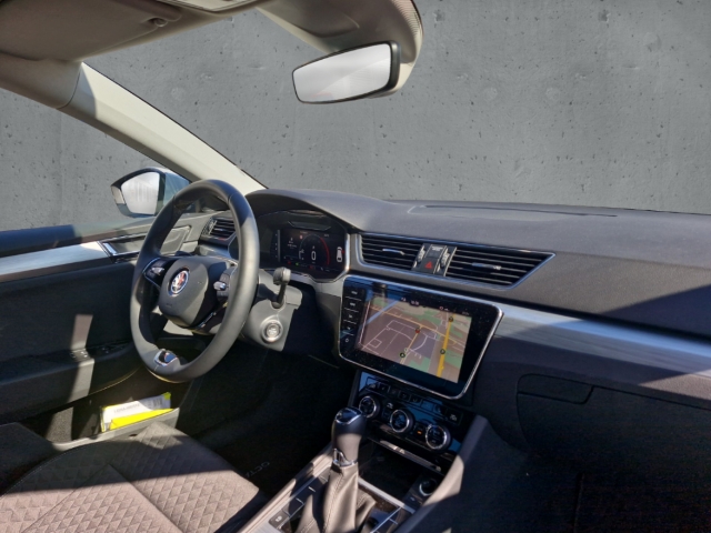 Fahrzeugabbildung SKODA Superb Combi TDI DSG Ambition AHK Nav ACC Kamera