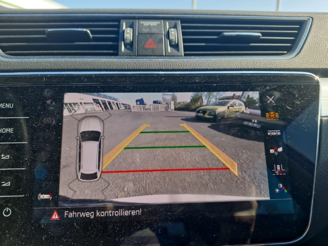 Fahrzeugabbildung SKODA Superb Combi TDI DSG Ambition AHK Nav ACC Kamera