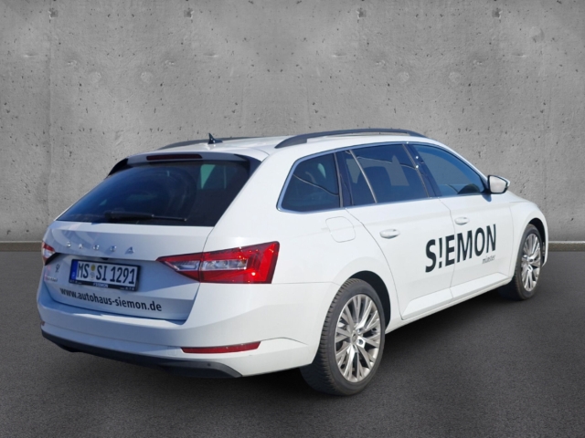 Fahrzeugabbildung SKODA Superb Combi TDI DSG Ambition AHK Nav ACC Kamera