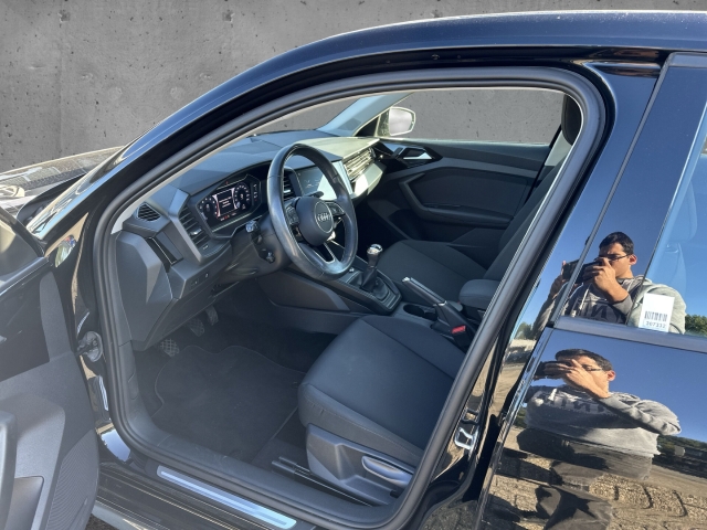 Fahrzeugabbildung Audi A1 1.0 TFSI 25 citycraver NAVI SHZ RFK LM DIGICOCKPIT