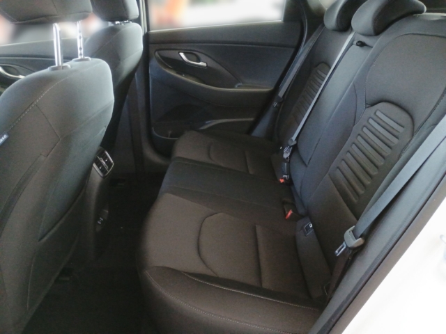 Fahrzeugabbildung Hyundai i30 FL 5-Trg 1.0 T-GDI MT Advantage MY25 Navi Digitales Cockpit LED Apple CarPlay