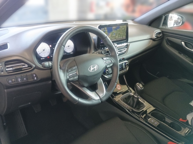 Fahrzeugabbildung Hyundai i30 FL 5-Trg 1.0 T-GDI MT Advantage MY25 Navi Digitales Cockpit LED Apple CarPlay