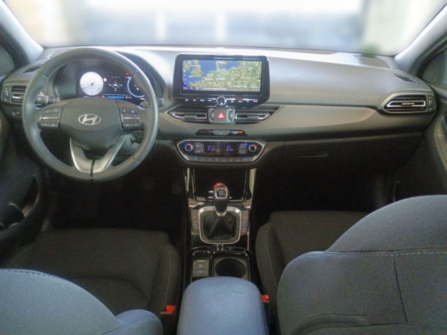 Fahrzeugabbildung Hyundai i30 FL 5-Trg 1.0 T-GDI MT Advantage MY25 Navi Digitales Cockpit LED Apple CarPlay