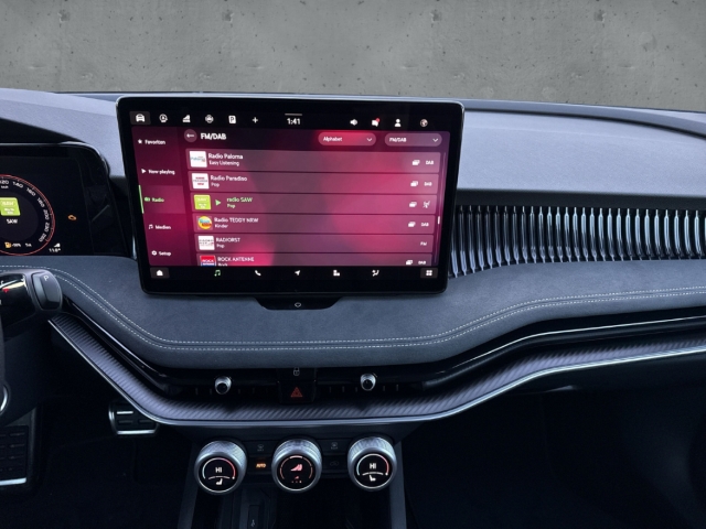 Fahrzeugabbildung SKODA Superb Combi 2.0 TDI DSG SPORTLINE LED e-Sitze