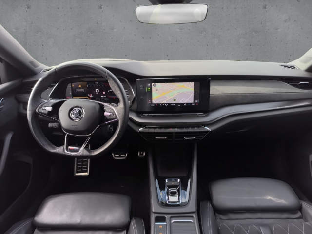 Fahrzeugabbildung SKODA Octavia Combi iV 1.4 TSI RS HUD AD El. Panodach Navi Digitales Cockpit Memory Sitze