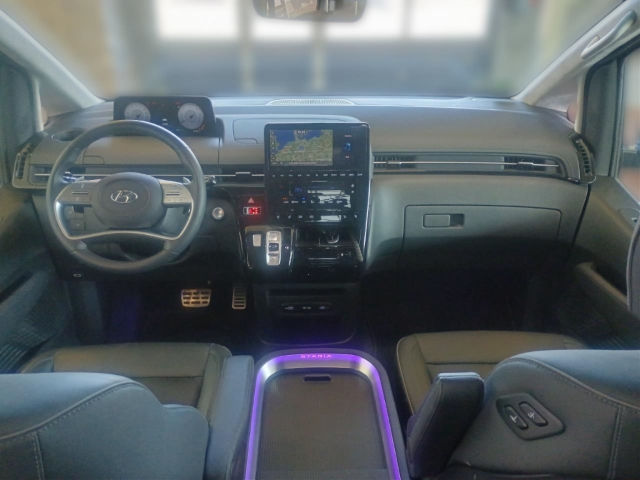 Fahrzeugabbildung Hyundai STARIA 2.2 CRDi 4WD AT SIGNATURE 7-Sitze Navi Leder Digitales Cockpit Soundsystem