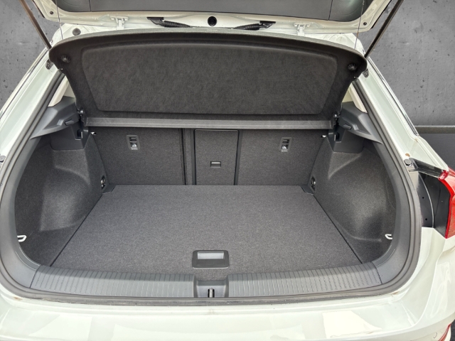 Fahrzeugabbildung Volkswagen T-Roc 1.5 TSI DSG Style LED+ ACC SHZ PDC AppConn