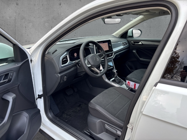 Fahrzeugabbildung Volkswagen T-Roc 1.5 TSI DSG Style LED+ ACC SHZ PDC AppConn