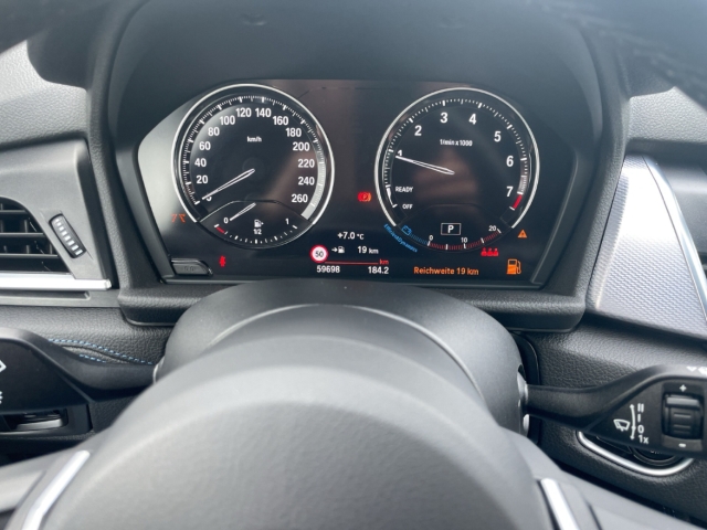 Fahrzeugabbildung BMW 218 Active Tourer AT M Sport ShadowLine Nav HiFi