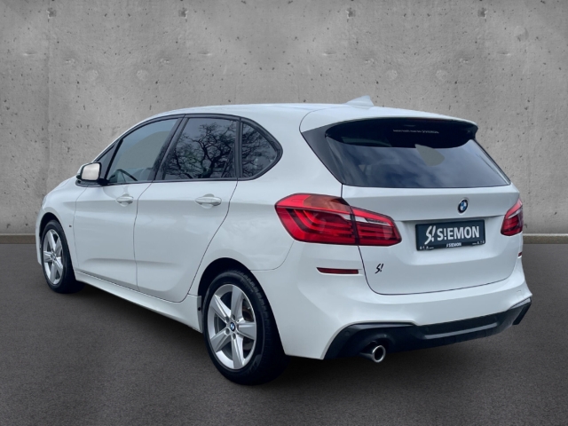 Fahrzeugabbildung BMW 218 Active Tourer AT M Sport ShadowLine Nav HiFi