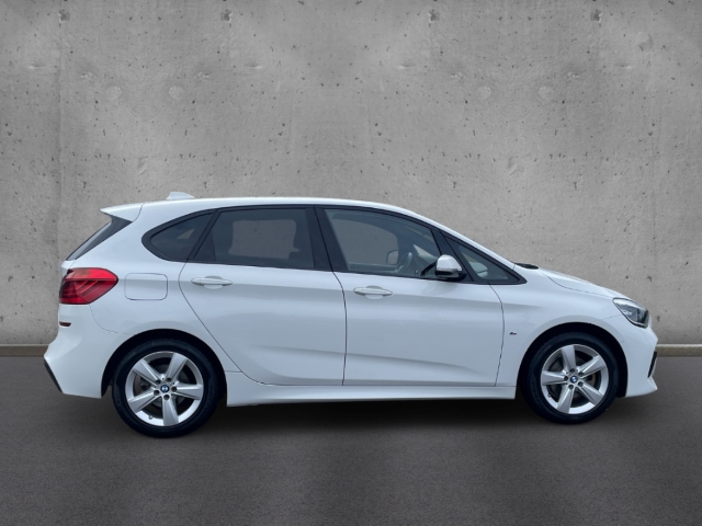 Fahrzeugabbildung BMW 218 Active Tourer AT M Sport ShadowLine Nav HiFi