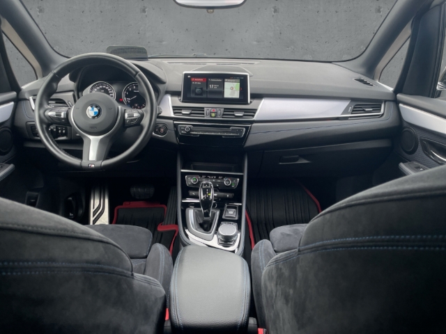 Fahrzeugabbildung BMW 218 Active Tourer AT M Sport ShadowLine Nav HiFi