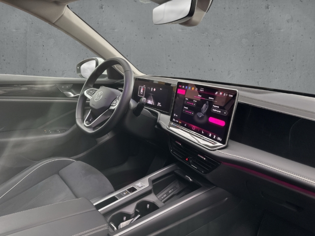 Fahrzeugabbildung Volkswagen Passat Variant 1.5 eTSI DSG Business AHK Nav ACC