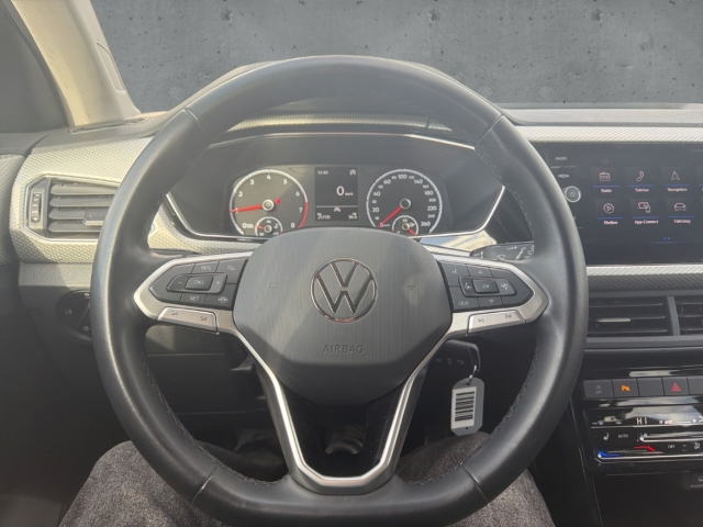Fahrzeugabbildung Volkswagen T-Cross 1.0 TSI MOVE SHZ AppConnect AHK PDC Klim