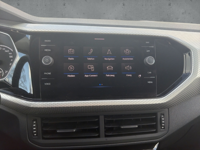 Fahrzeugabbildung Volkswagen T-Cross 1.0 TSI MOVE SHZ AppConnect AHK PDC Klim