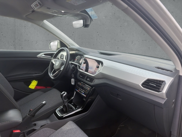 Fahrzeugabbildung Volkswagen T-Cross 1.0 TSI MOVE SHZ AppConnect AHK PDC Klim