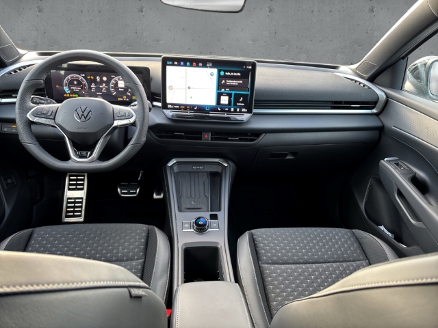 Fahrzeugabbildung Volkswagen T-Roc 1.5 eTSI R-Line IQ.LIGHT Navi AHK ACC SHZ