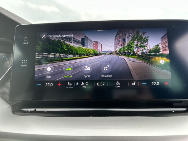 Fahrzeugabbildung SKODA Octavia Combi 2.0 TDI Style Navi ACC HeadUp SHZ