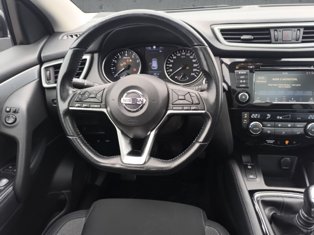 Fahrzeugabbildung Nissan Qashqai 1.3 DIG-T N-Connecta 1.Hand Navi Pano LED Kam360 PDC SHZ