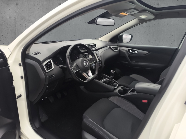 Fahrzeugabbildung Nissan Qashqai 1.3 DIG-T N-Connecta 1.Hand Navi Pano LED Kam360 PDC SHZ
