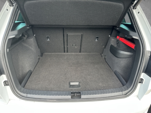 Fahrzeugabbildung SKODA Karoq 2.0 TSI 4x4 DSG Sportline Navi ACC Kamera