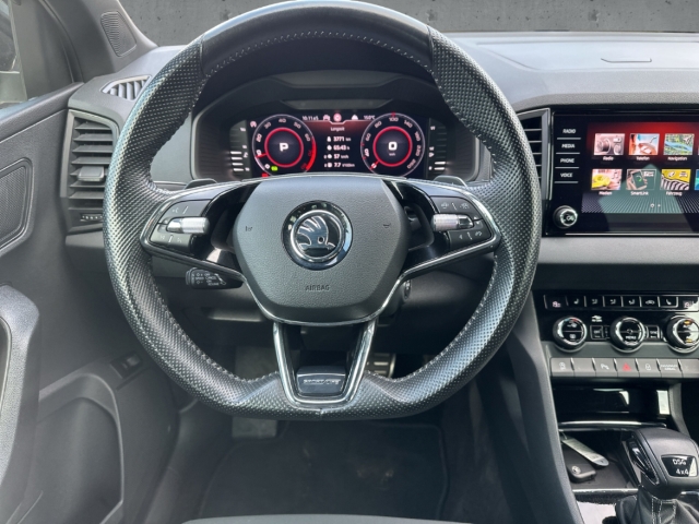 Fahrzeugabbildung SKODA Karoq 2.0 TSI 4x4 DSG Sportline Navi ACC Kamera