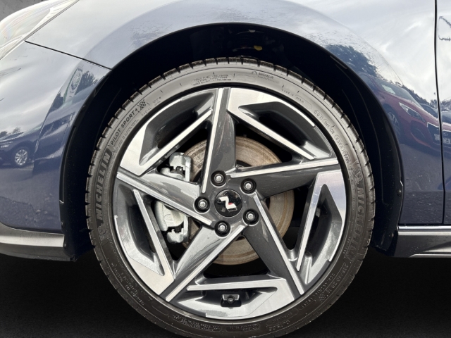 Fahrzeugabbildung Hyundai i30 FL Kombi MY25 1.5 MT N-Line Sitz-P Navi Digitales Cockpit LED Apple