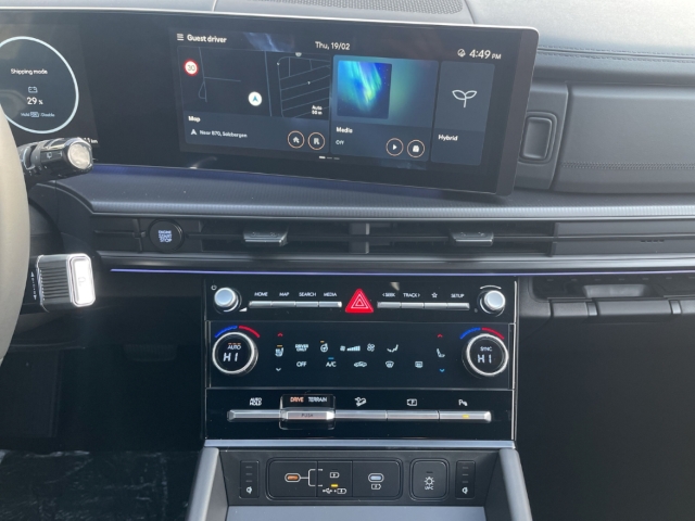 Fahrzeugabbildung Hyundai SANTA FE MY26 HEV 1.6 4WD BLACKLINE Schiebedach HUD Navi Leder digitales Cockpit