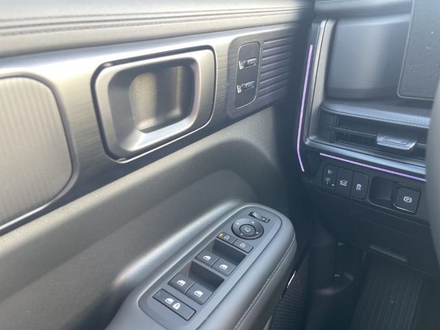 Fahrzeugabbildung Hyundai SANTA FE MY26 HEV 1.6 4WD BLACKLINE Schiebedach HUD Navi Leder digitales Cockpit