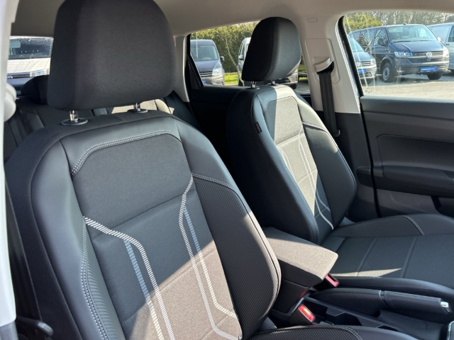 Fahrzeugabbildung Volkswagen Taigo 1.0 TSI DSG Style IQ.LIGHT Kamera ACC PDC