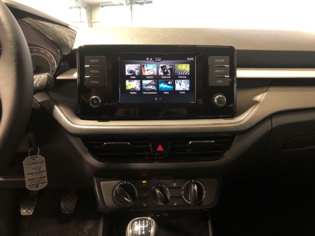 Fahrzeugabbildung SKODA Fabia 1.0 TSI Ambition LED Klima SHZ GRA SmartLink