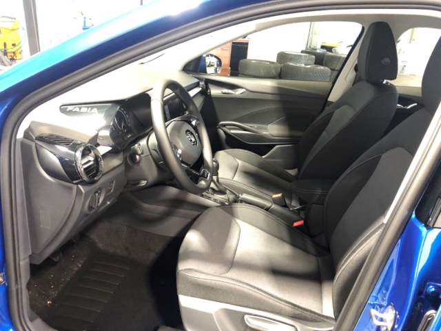 Fahrzeugabbildung SKODA Fabia 1.0 TSI Ambition LED Klima SHZ GRA SmartLink